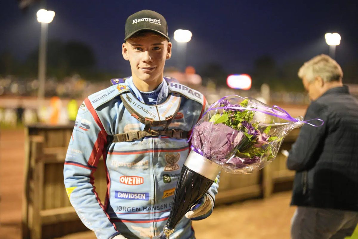 Dansk speedwaykører følger fars fodspor og vinder U21-VM
