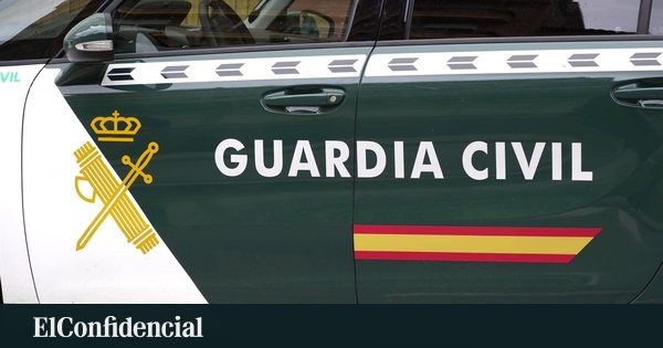 Buscan a un joven que atacó a otro con una navaja en Cangas en la madrugada del viernes