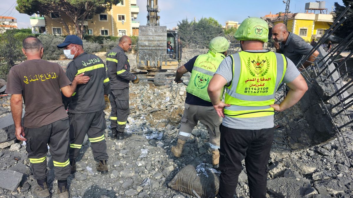 Israeli strikes on southern Lebanon kill at least nine people