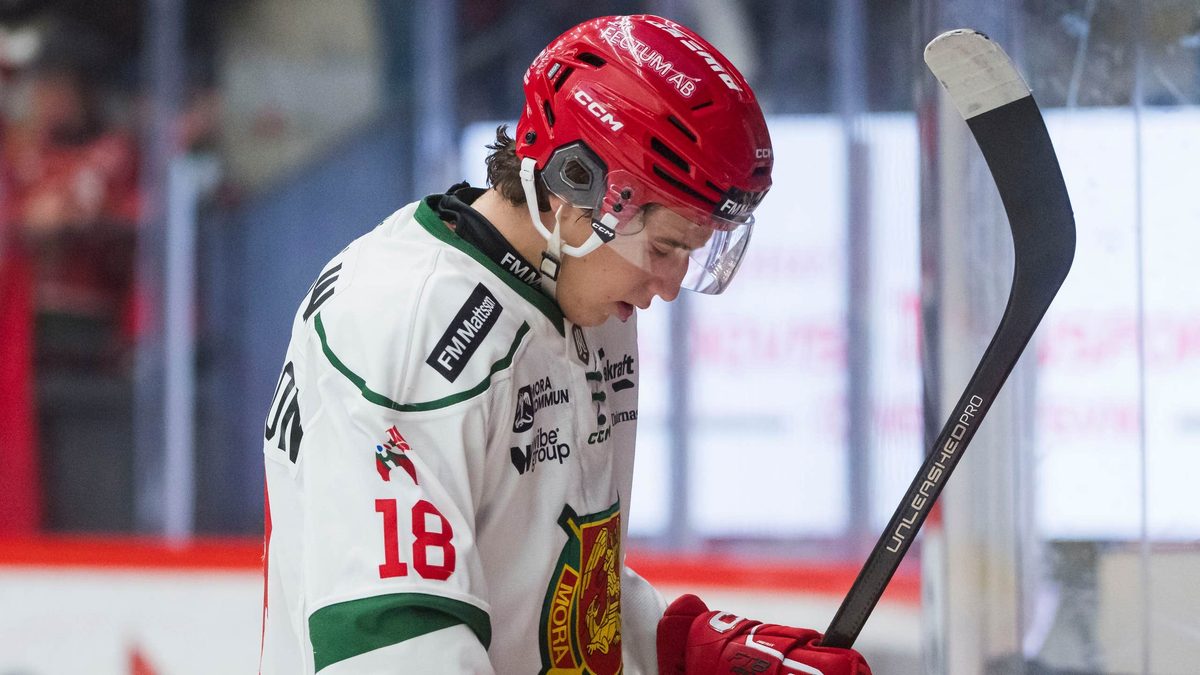 Tim Thomsson stängs av efter huvudtacklingen