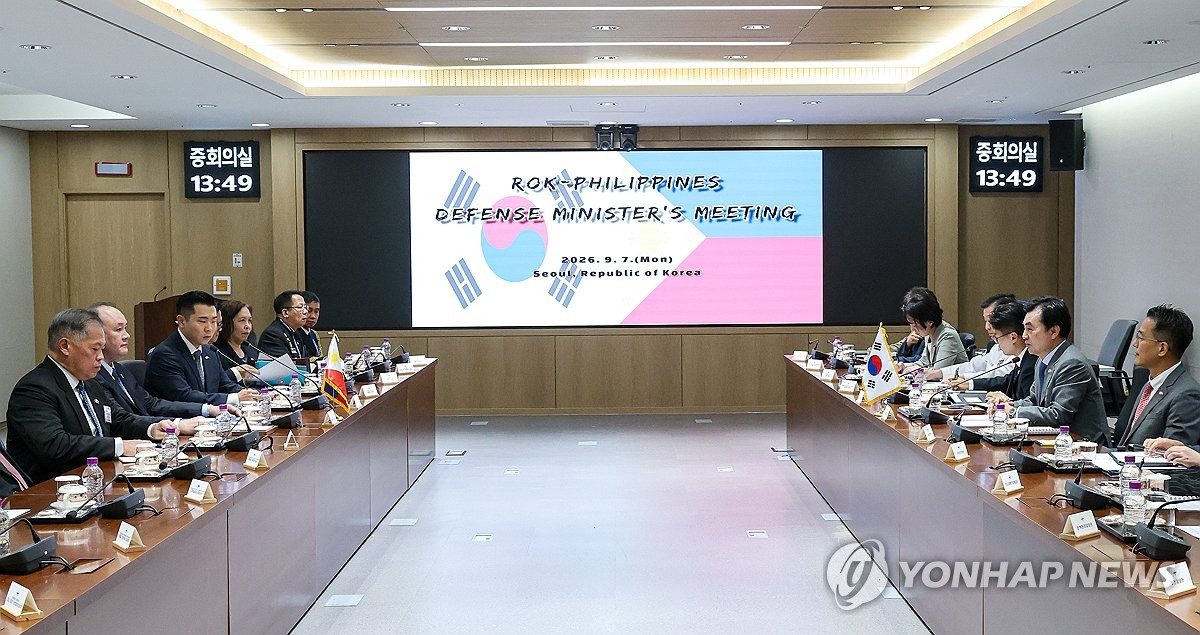안규백, 필리핀 국방장관과 양자회담…방산협력 강화 논의
