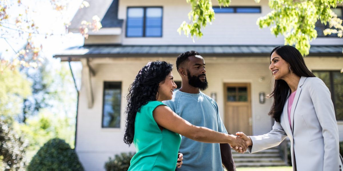 Nearly half of home sellers are now offering incentives to unload their properties—even $20,000 in concessions and all-…