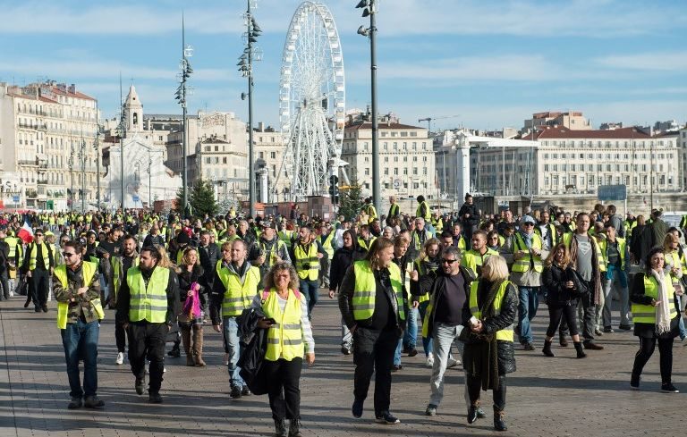 Prix des carburants, crise politique… Et si les « gilets jaunes » faisaient leur retour ?