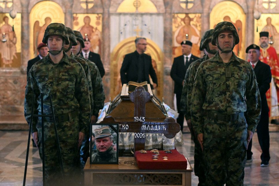 Tysiące ludzi żegnają „rzeźnika Bałkanów”. Pogrzeb Ratko Mladicia