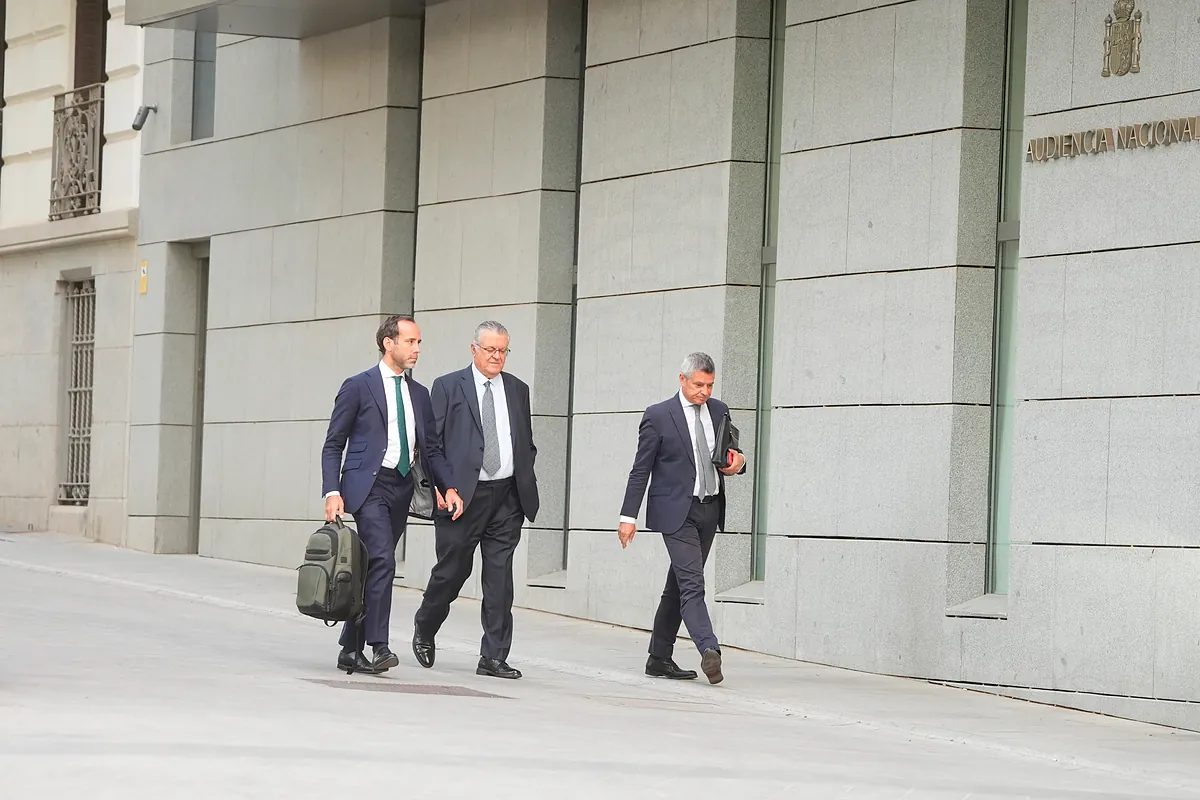 El ex presidente de Plus Ultra afirma ante el juez que aceptó pagar una comisión del 1% "al grupo Zapatero" para obtene…