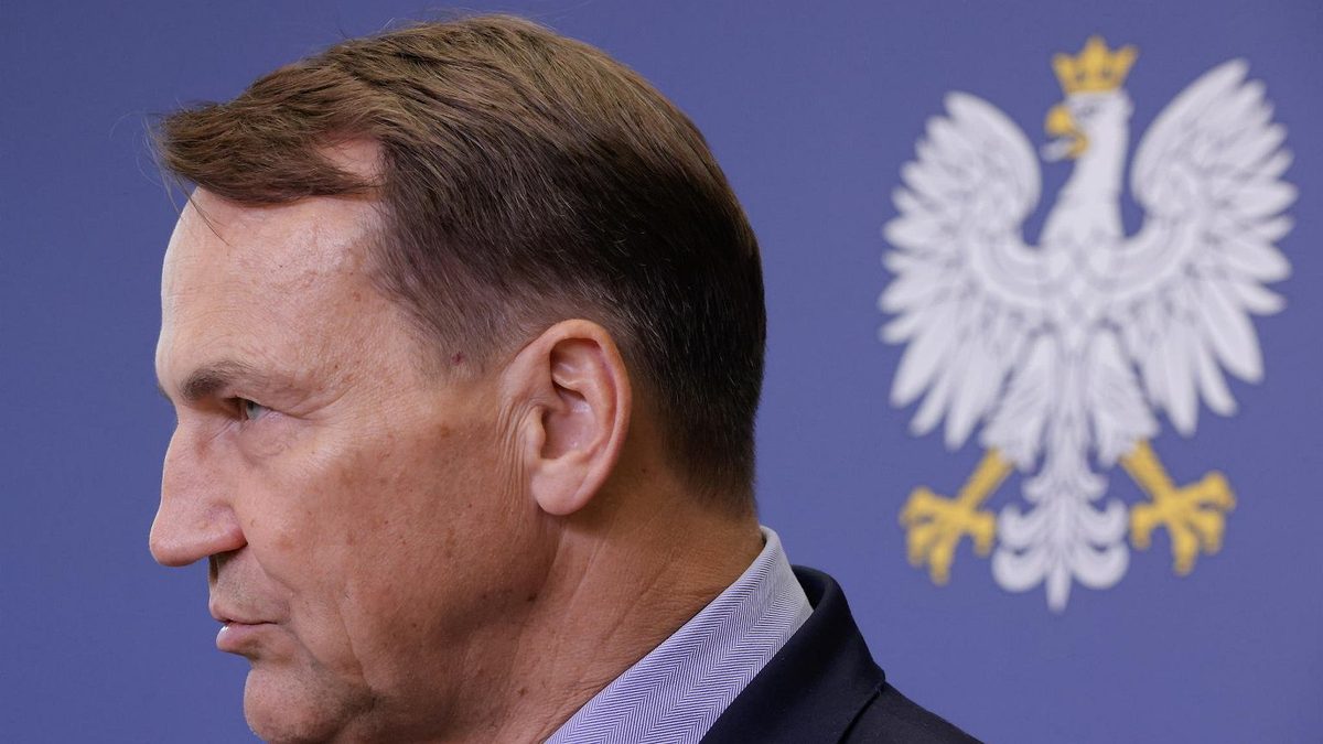 Sikorski skomentował wynik wyborów w Saksonii-Anhalt. "Rzeczywiście bardzo niepokojący sygnał"