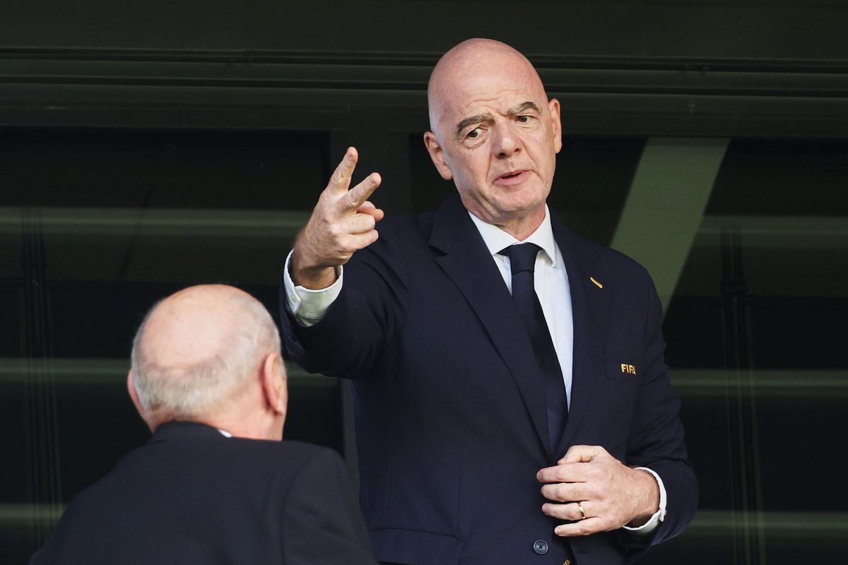 Enda et land vender Fifa-presidenten ryggen