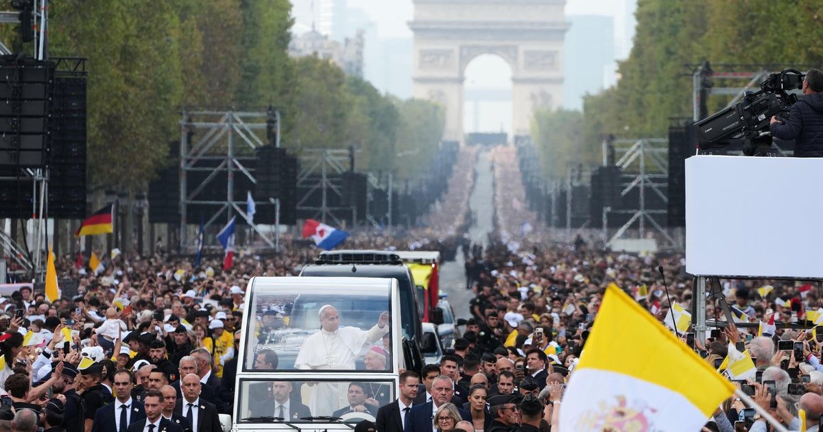 Pope Leo attracts 700,000 worshipers to Paris Mass in historic France visit