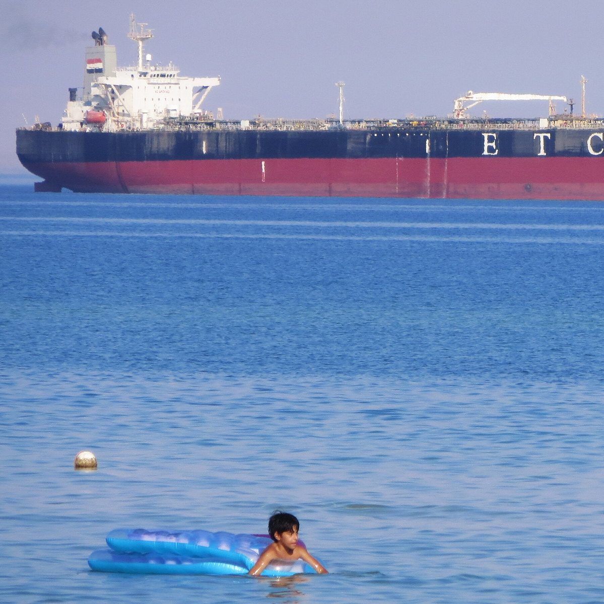 Gulf Tankers Are Running Out of Ways to Export Oil: ‘These Waters Aren’t Safe’
