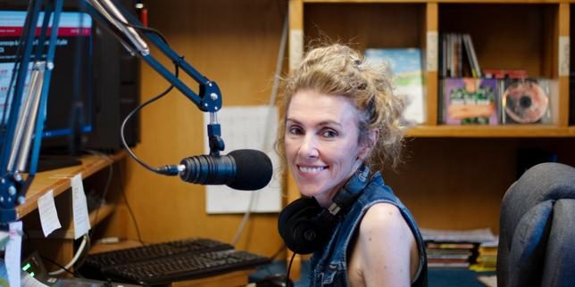 « C’est devenu une famille qu’on a choisie » : Nadine Teissèdre, la voix de Radio Margeride qui fait rayonner la Lozère