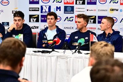 Wout van Aert en Remco Evenepoel, niet naast elkaar op persconferentie, over gedeeld kopmanschap: “Hopelijk hebben we e…