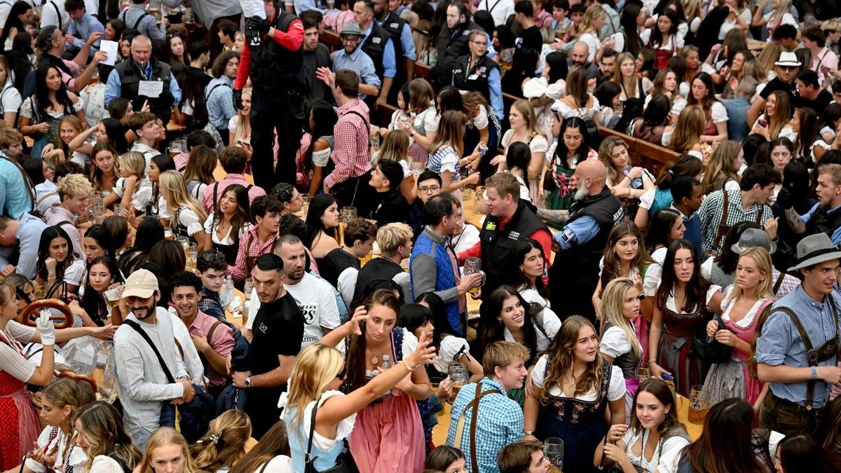 Erinnerung an Überfüllung: Hoher Besucherandrang auf dem Oktoberfest