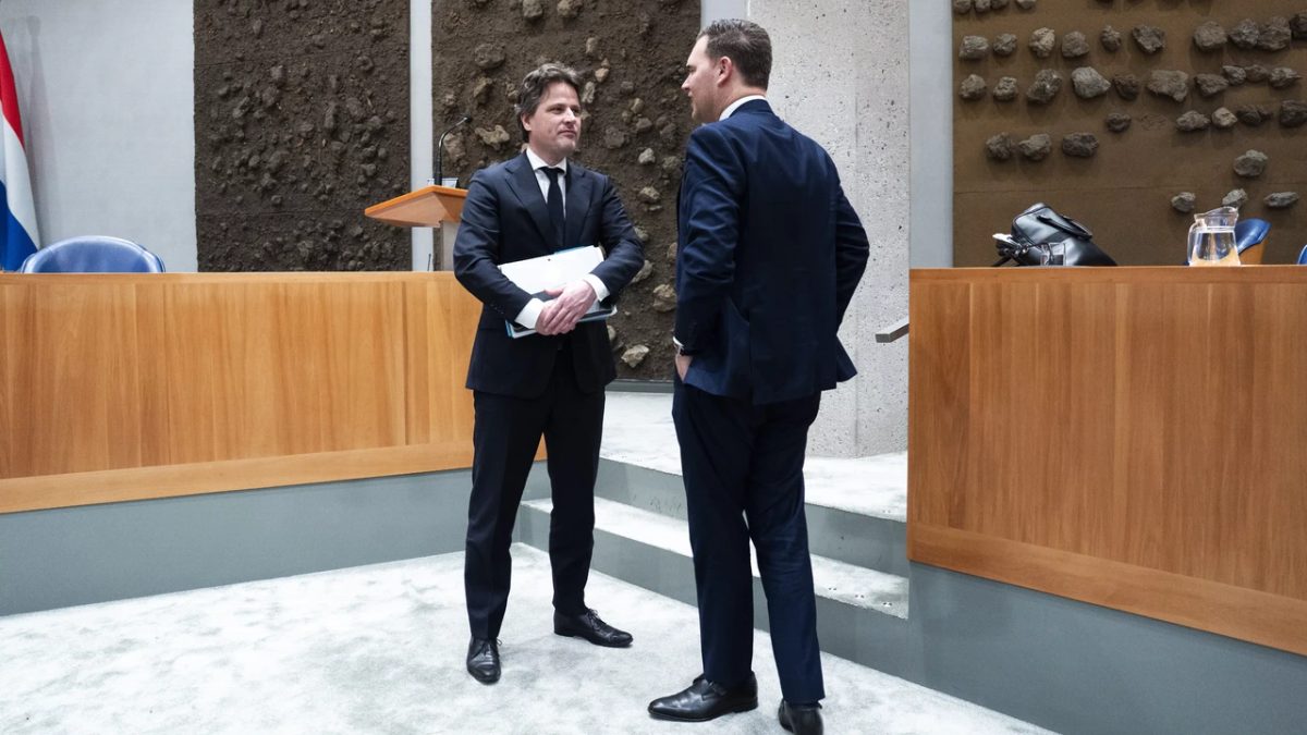 Minderheidskabinet spreekt met oppositie over 'nieuw, aantrekkelijk aanbod'