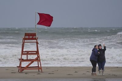 Ongewoon krachtige storm teistert noordoosten VS: honderden vluchten geschrapt, ernstige overstromingen verwacht
