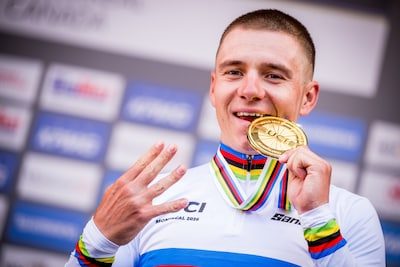Ondanks historisch goud Remco Evenepoel en sterke jongeren: Spanje en Italië wippen over België op kop van WK-medailles…