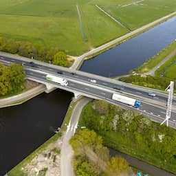 A28 over brug bij Nijkerk 'uit voorzorg' zeker 48 uur dicht in beide richtingen