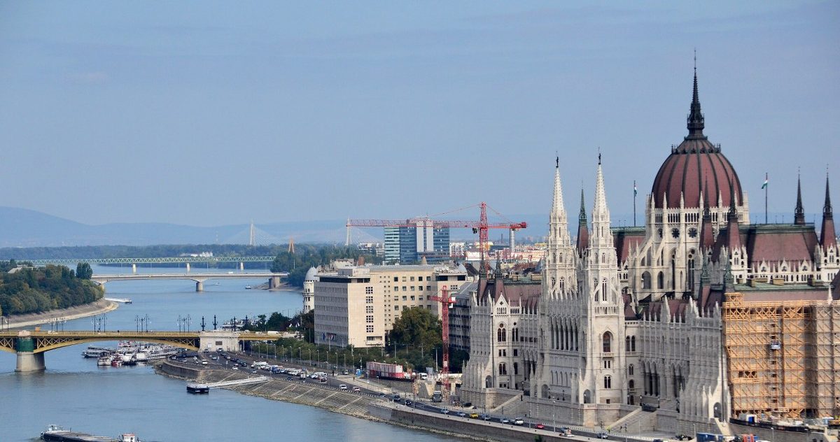 Węgrzy zmienili plany. Obcięli oczekiwania wobec pożyczki z SAFE