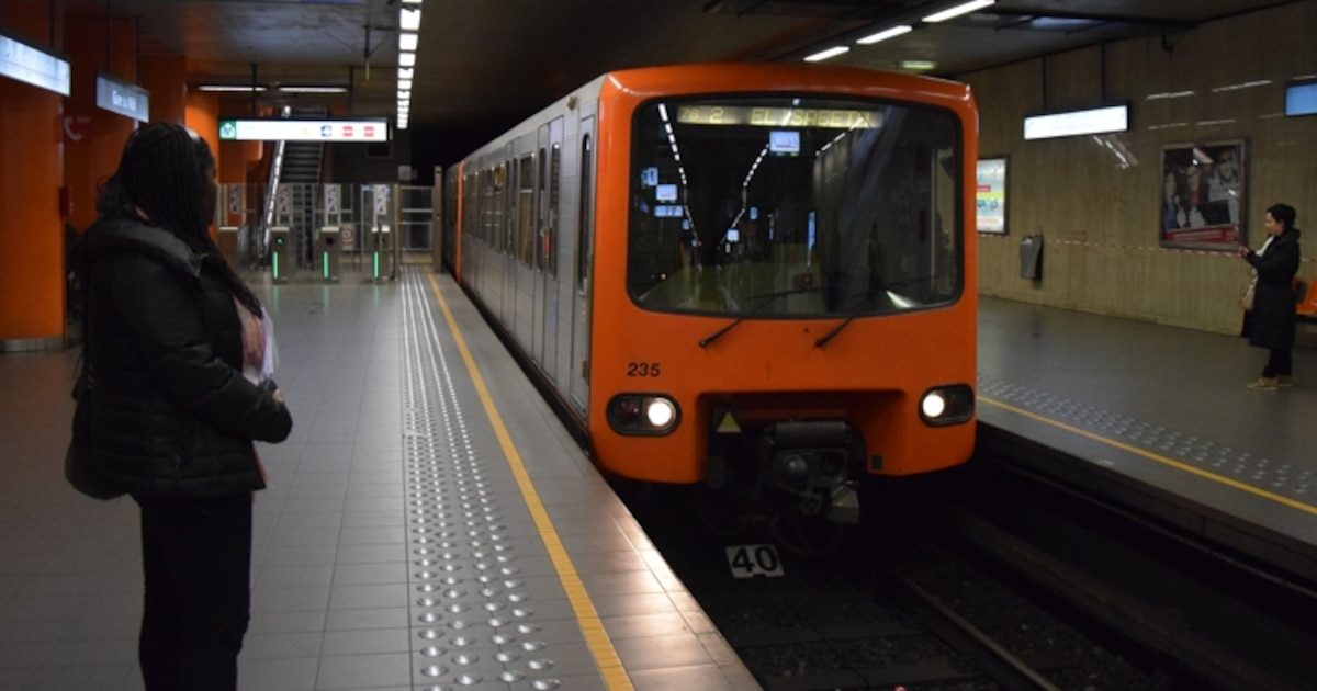 Les lignes de métro 2 et 6 partiellement interrompues en raison d'un dégagement de fumée