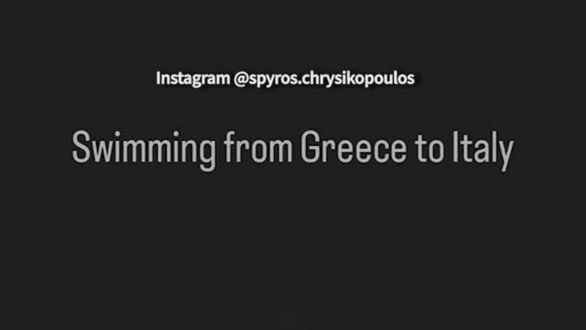 Il record di Spyros, il primo a nuotare dalla Grecia all'Italia senza mai fermarsi