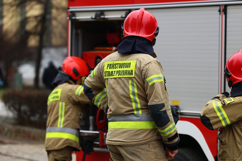 Pożar na Śląsku. Ogień pojawił się na złomowisku samochodów