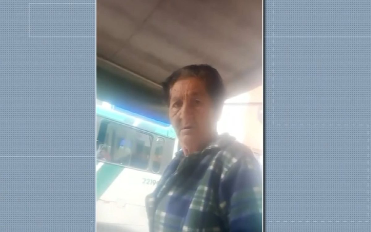 Motorista de ônibus é alvo de ofensas racistas em ponto e registra agressões em vídeo no Centro de Pouso Alegre, MG