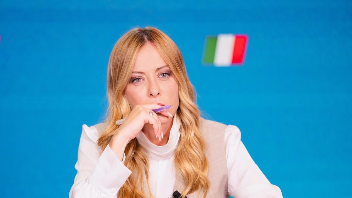 Meloni spinge sull'Islam e lancia FdI nelle piazze