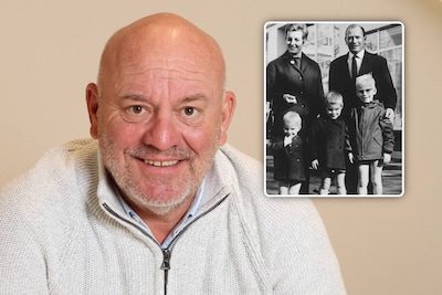 Piet Huysentruyt (63) blikt terug op zijn niet zo zorgeloze kindertijd: “Ze dreigden mijn zus uit mijn moeder haar buik…