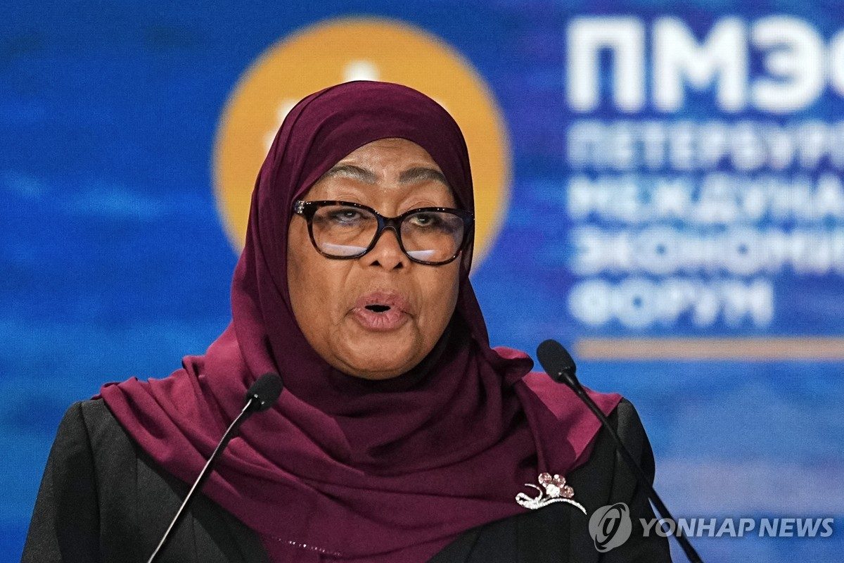 탄자니아 첫 '퍼스트 젠틀맨' 별세…주변국 정상들 애도