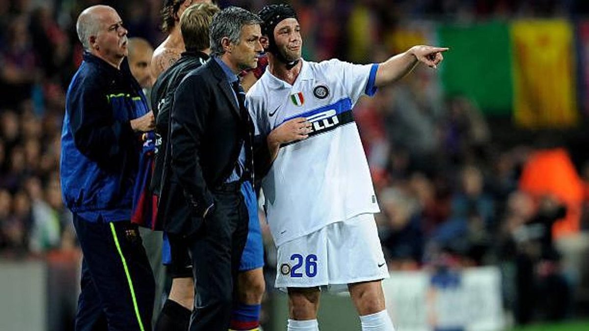 Mourinho: “Con Chivu vissute cose buone in campo e meno fuori. Ma gli voglio bene”