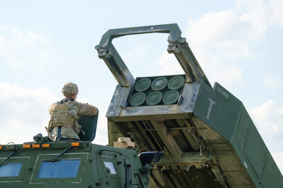 Szwecja kupi od Amerykanów wyrzutnie HIMARS. „Wrogowi będzie trudniej zaatakować”