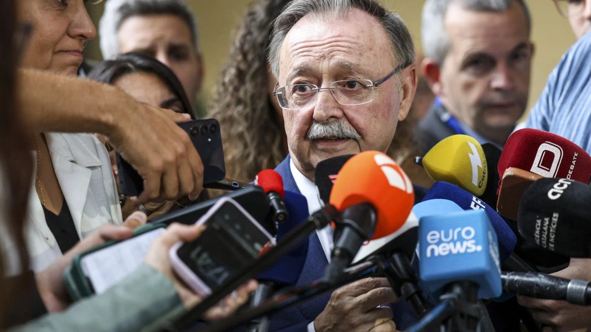 Vivas afirma que Moncloa le pidió "no llamar más porque se estaban poniendo pesados" tras alertar de la presión migrato…