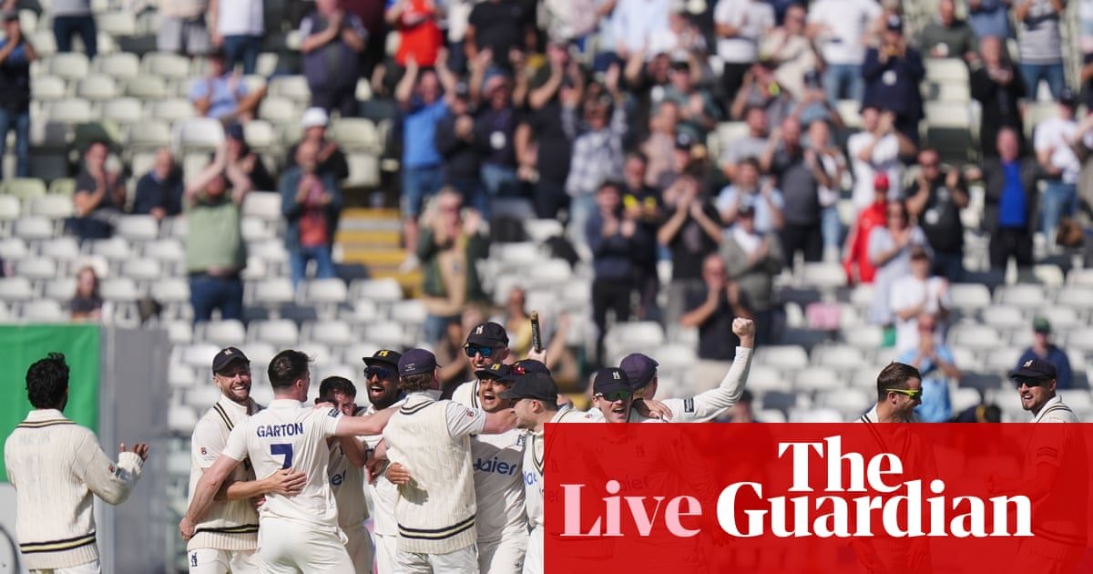 Somerset v Surrey, Warwickshire v Leics and more: County Championship title race, third day – live