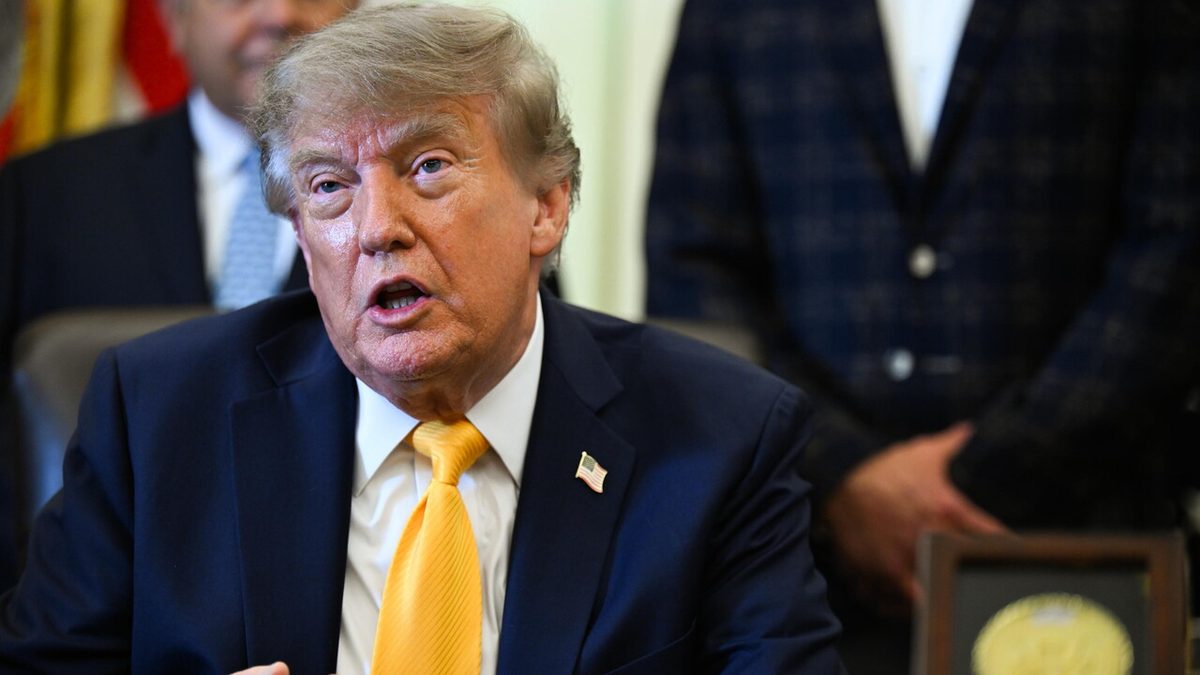 Trump: 'Restaurata a Washington la statua di Dante Alighieri'