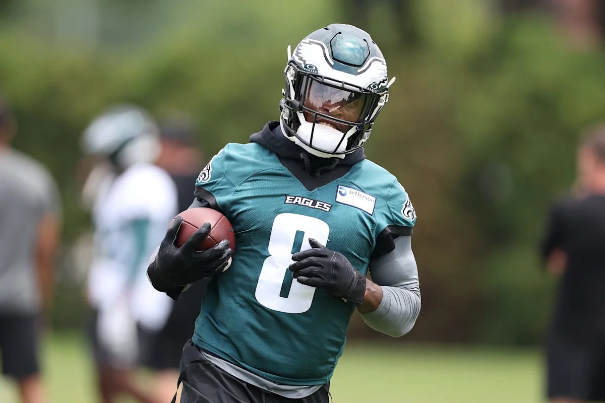 How the Eagles could divide carries behind RB Saquon Barkley