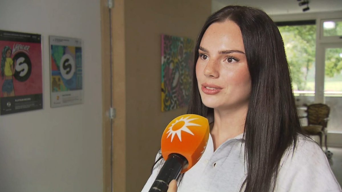 Famke Louise viert tien jaar carrière met avond vol nostalgie