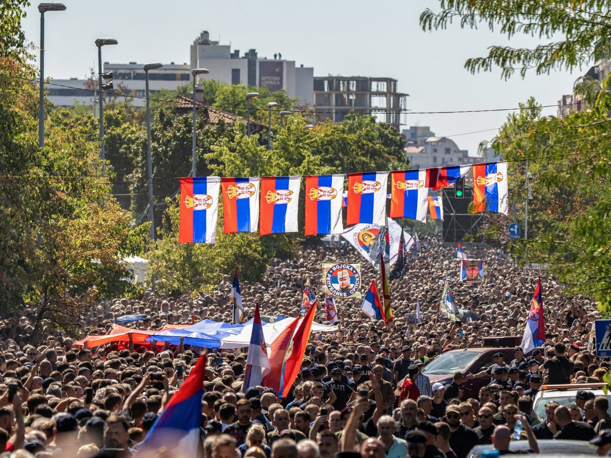 Convicted war criminal Ratko Mladic gets hero’s burial in Serbia