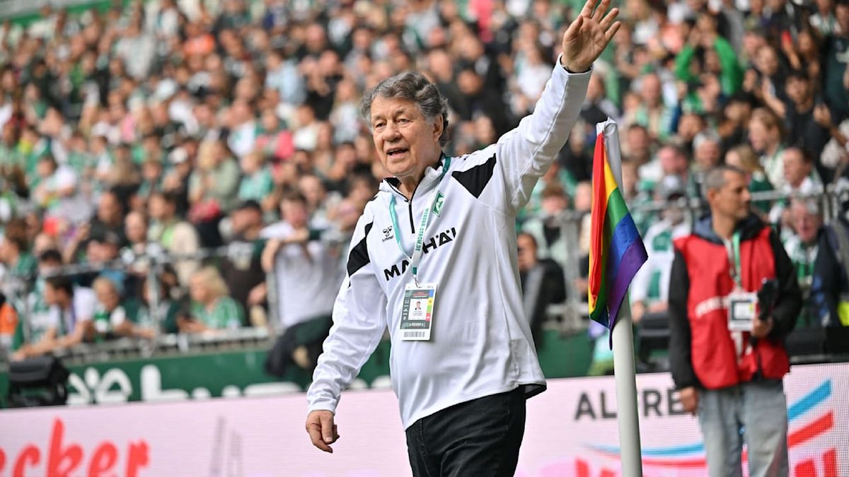 Bei Weserstadion-Party - Werder-Fans feiern ihren König Otto