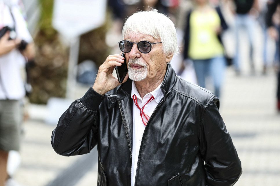 Bernie Ecclestone zatrzymany na lotnisku pod Lizboną. Miał przy sobie broń