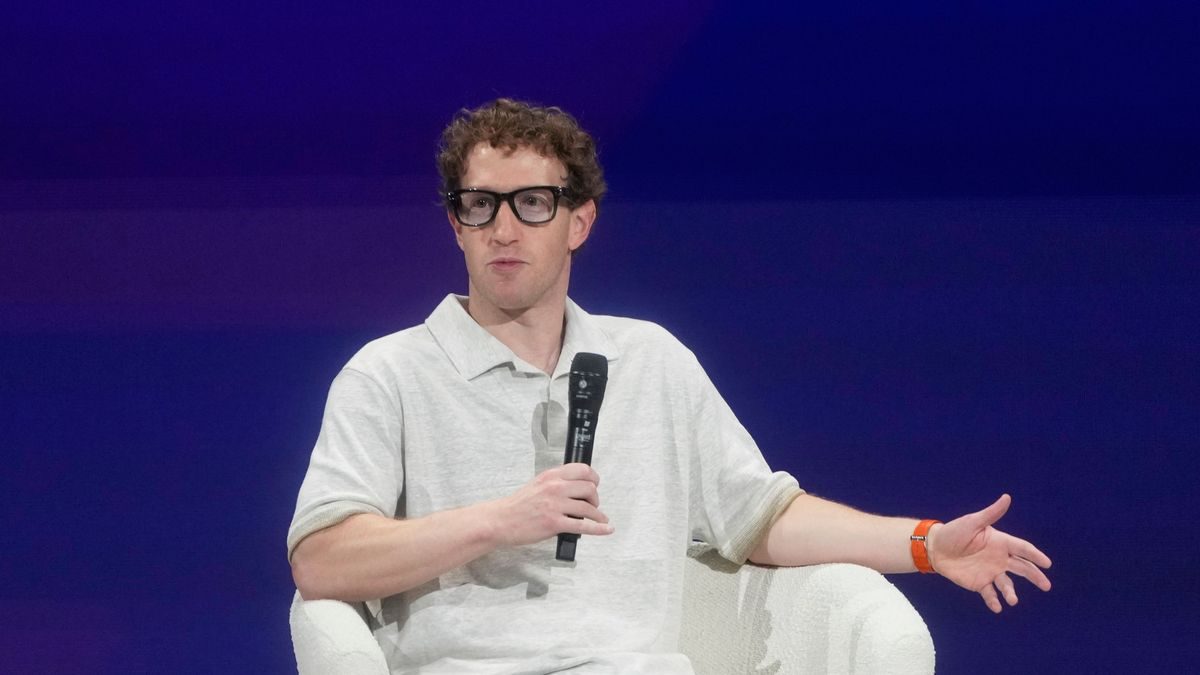 Mark Zuckerberg: Helfen ihm neue Polohirts, seinen eigenen Algorithmus zu verstehen?