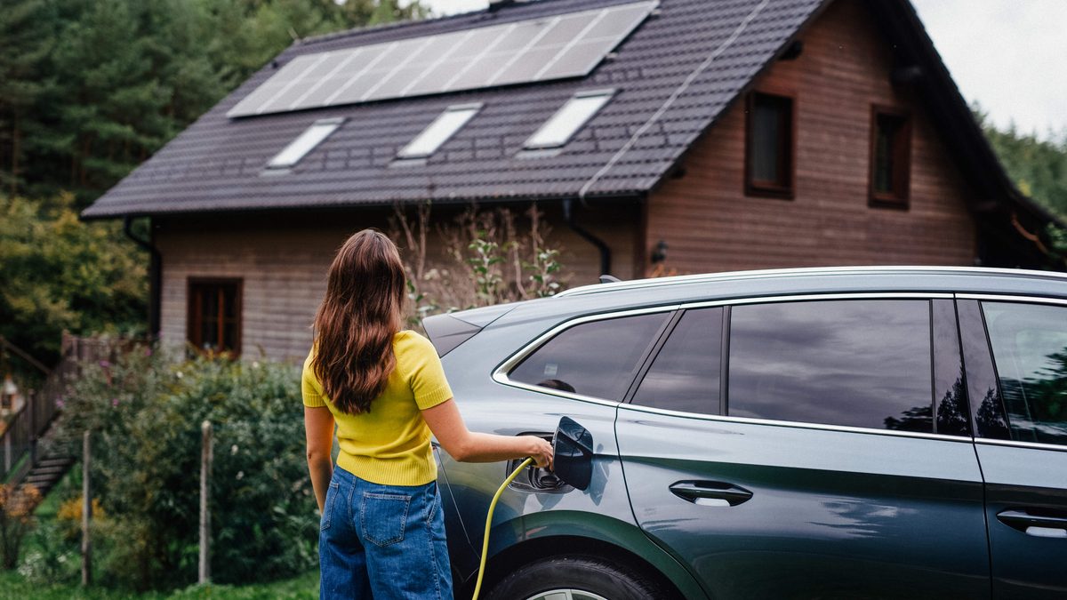 Thuisbatterij zorgt voor dubbele energiebelasting: kabinet zoekt doorbraak voor gehate ’accutaks’