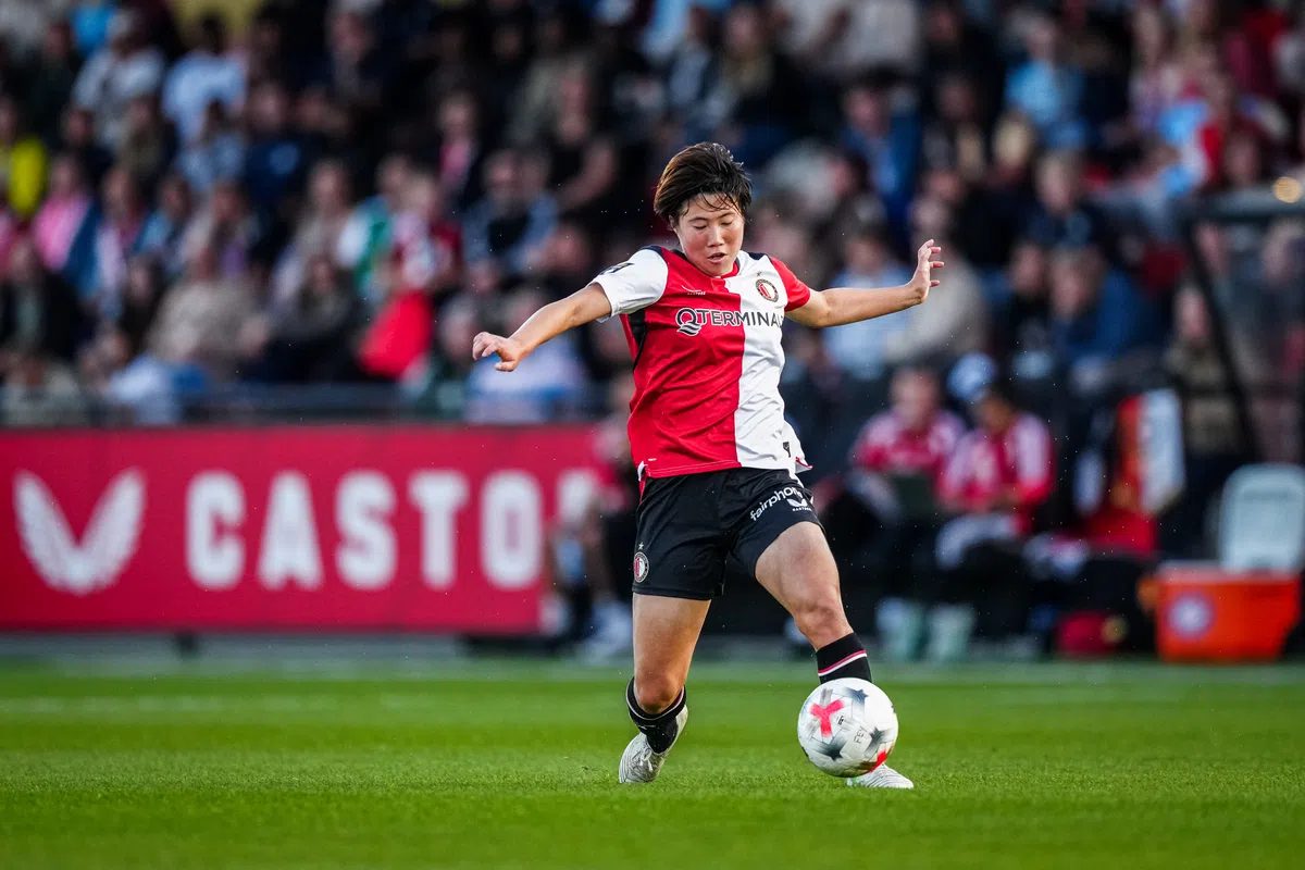 Feyenoord verslikt zich na Europese euforie in PEC, Ajax haalt opnieuw flink uit
