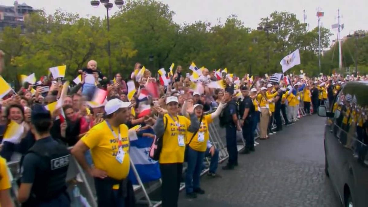 Papa Leone XIV: il secondo giorno di visita in Francia con 800mila fedeli