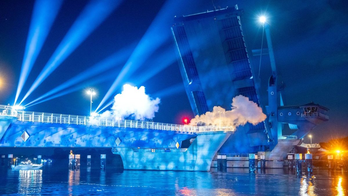 Jubiläum: 30 Jahre „Blaues Wunder“ - Wolgaster Peenebrücke gefeiert