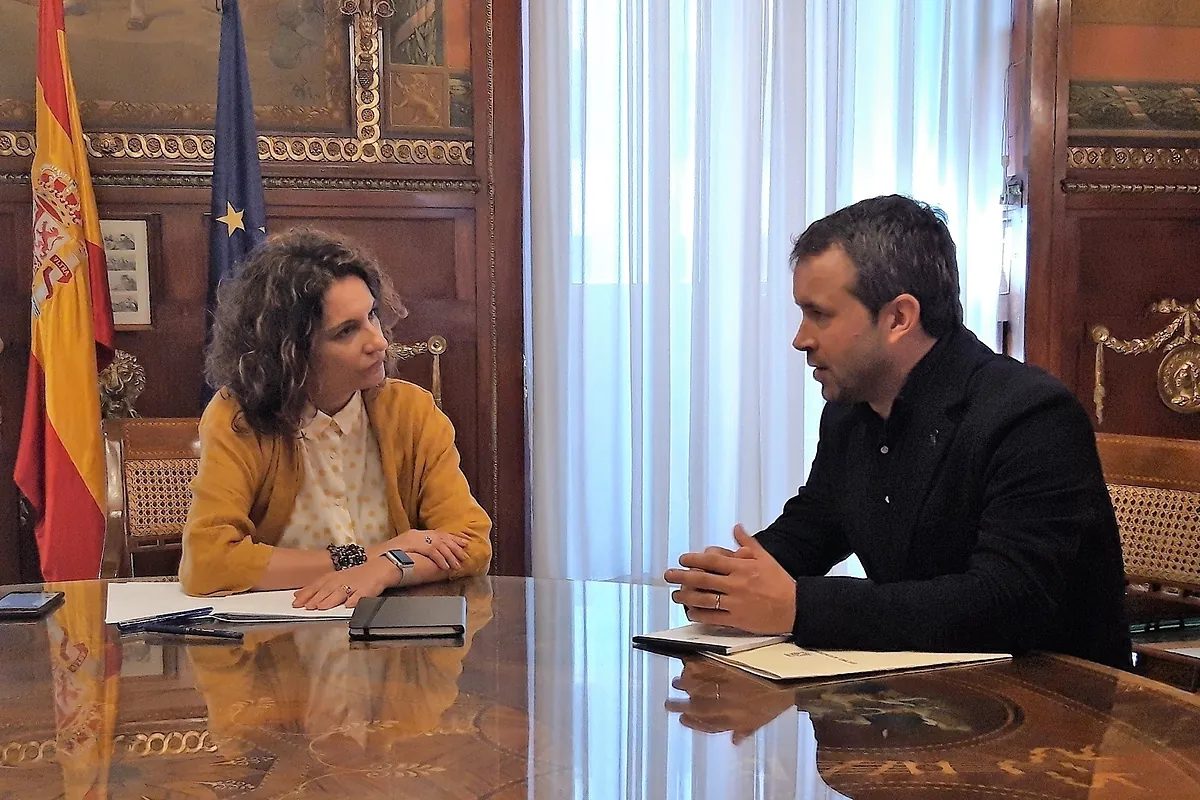 Montero fracasa en su intento de evitar las primarias: habrá en cuatro capitales andaluzas y en otros siete municipios…