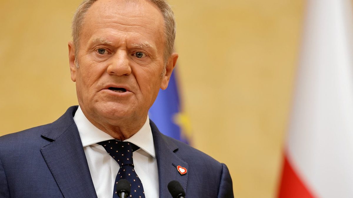 Tusk nawiązał do słów o "zdrajcach i idiotach". "Przesadziłem? Spójrzcie na ich zachwyty"