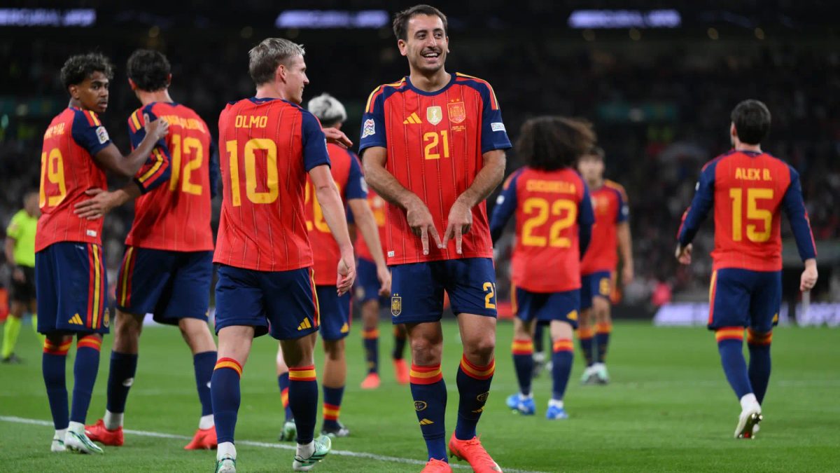 España estrena la segunda estrella ante Inglaterra con Ferran y Nico en el once