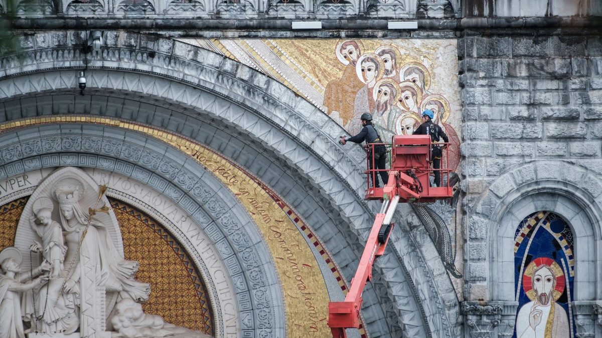 Léon XIV en France : pourquoi ces mosaïques à Lourdes a été recouverte avant l’arrivée du pape