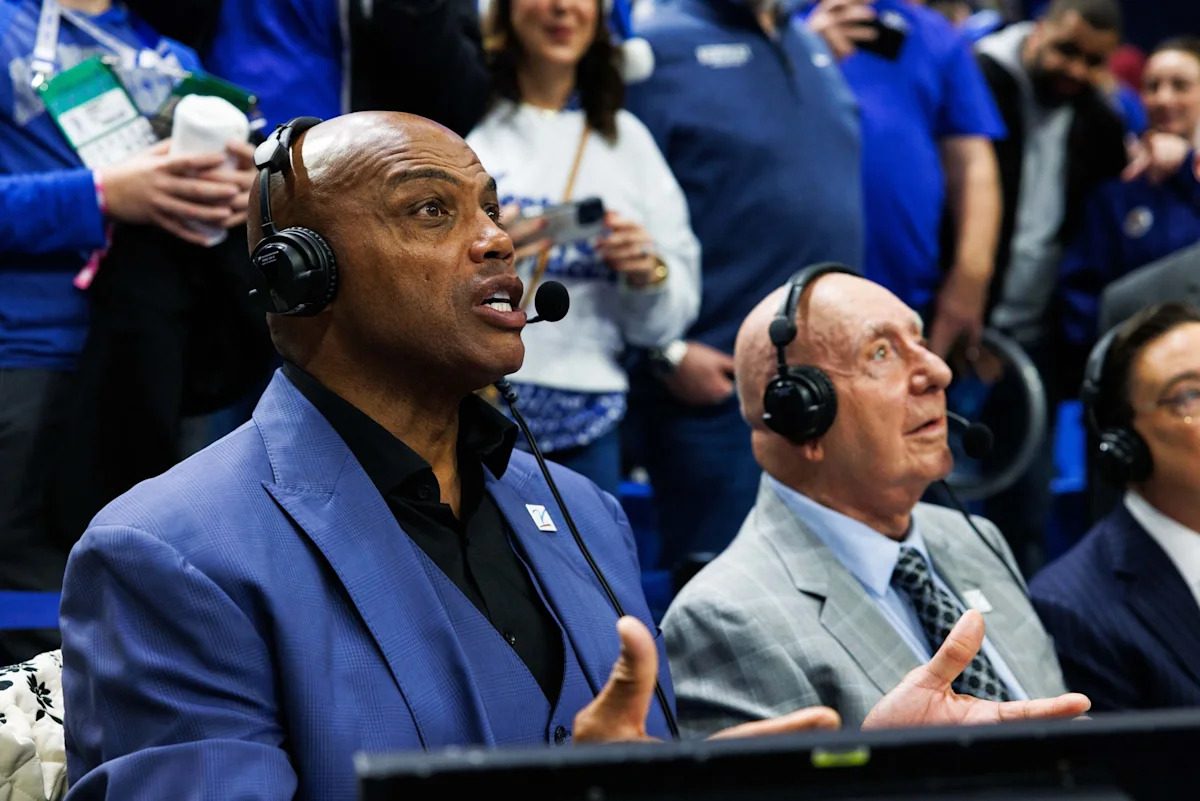 Charles Barkley Drops Bold Steph Curry, Klay Thompson Comparison For Spurs Duo