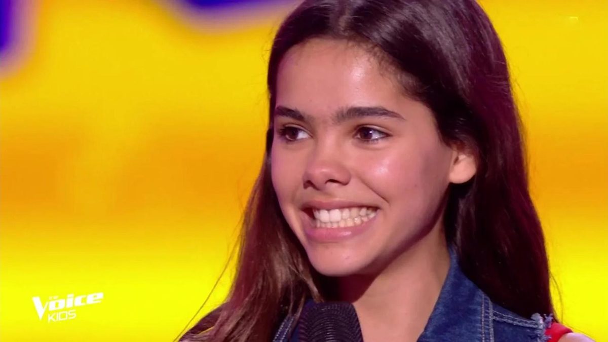 Lila, la fille de Jamel Debbouze, quitte l’aventure « The Voice Kids » juste avant la finale