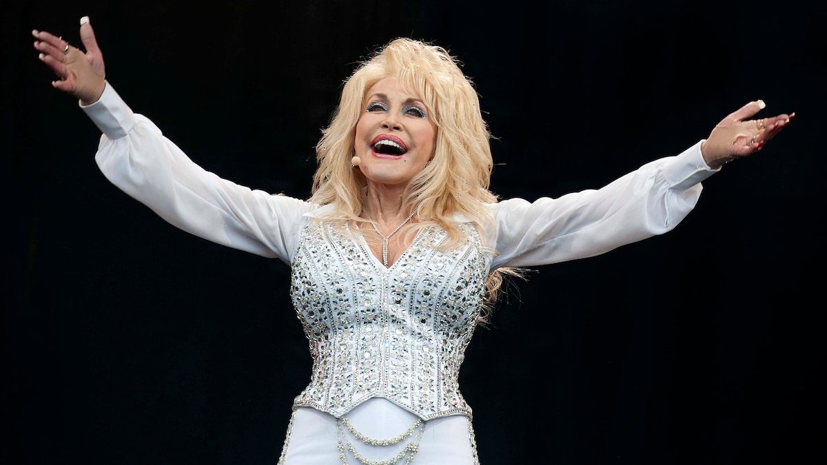 Ny Dolly Parton-sang udgivet et par uger efter hendes død